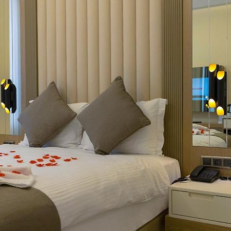 Brako Hotel Istanbul Bagian luar foto