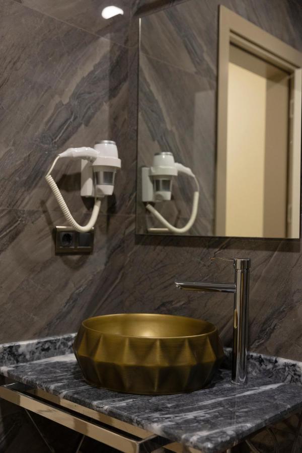 Brako Hotel Istanbul Bagian luar foto